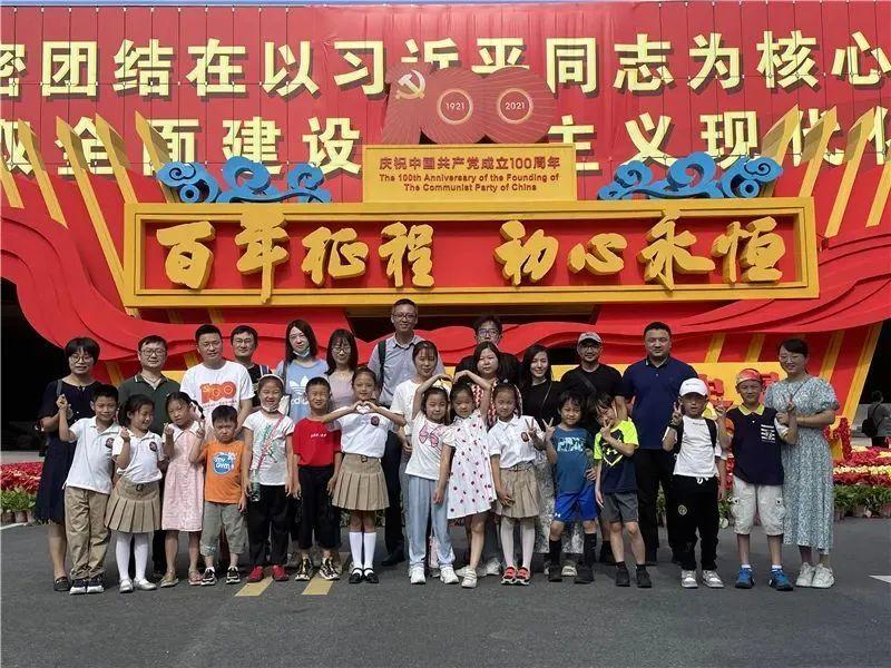 逃离诡异的森林